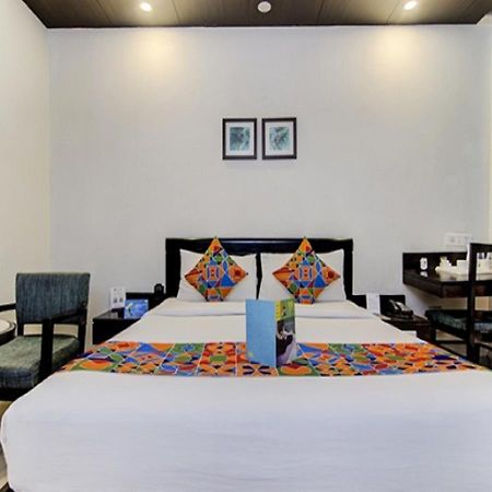 Hotel Rockland Panchsheel Enclave New Delhi Eksteriør billede