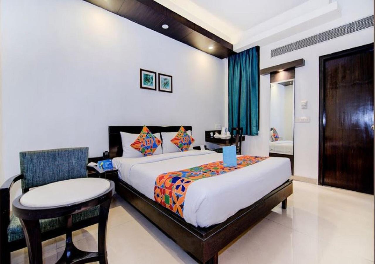 Hotel Rockland Panchsheel Enclave New Delhi Eksteriør billede