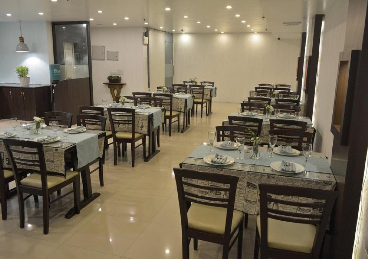 Hotel Rockland Panchsheel Enclave New Delhi Eksteriør billede